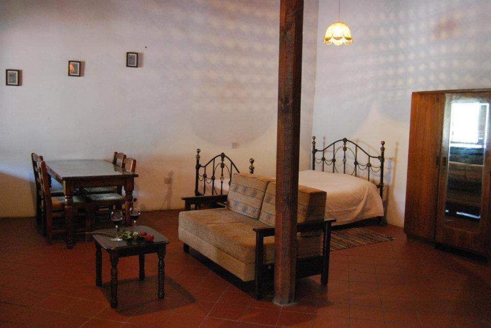 Xenis House Pensionat Galata Rum bild